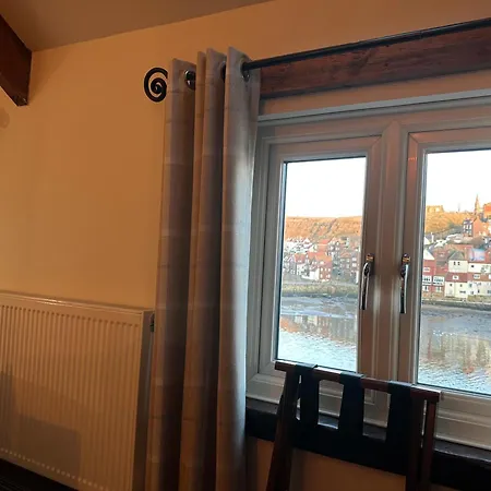 Nocleg ze śniadaniem Harrys Lounge