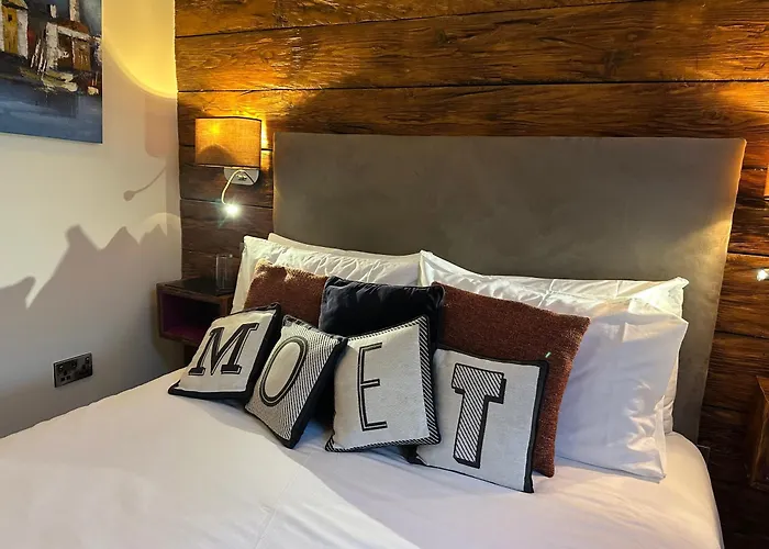 Harrys Bed & Breakfast 4*