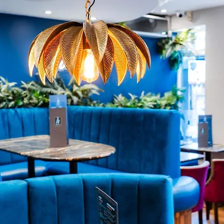 Harrys Lounge 4* Whitby