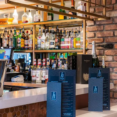 Harrys Lounge Bed & Breakfast Whitby