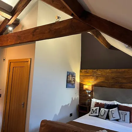 Harrys Lounge 4*
