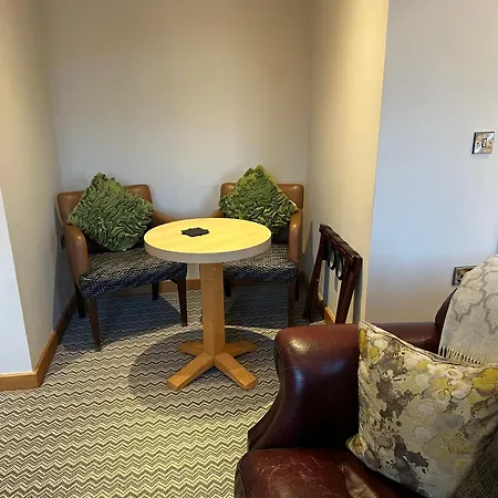 Harrys Lounge 4*