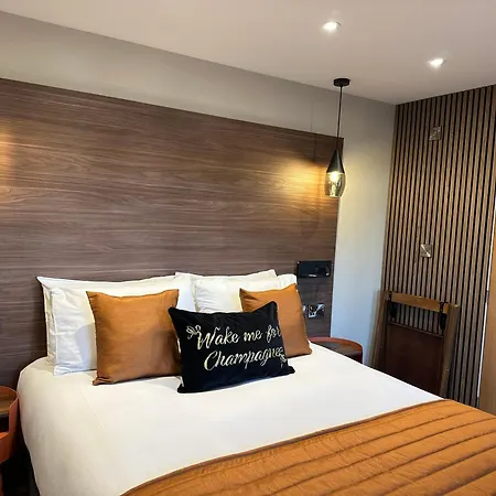 Harrys Lounge 4*