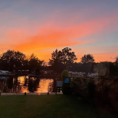 Bed & Breakfast Harrys 4*